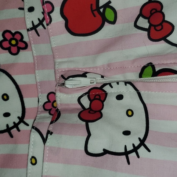 Hello Kitty 2 piece outfit, skirt and top - Picture 4 of 8
